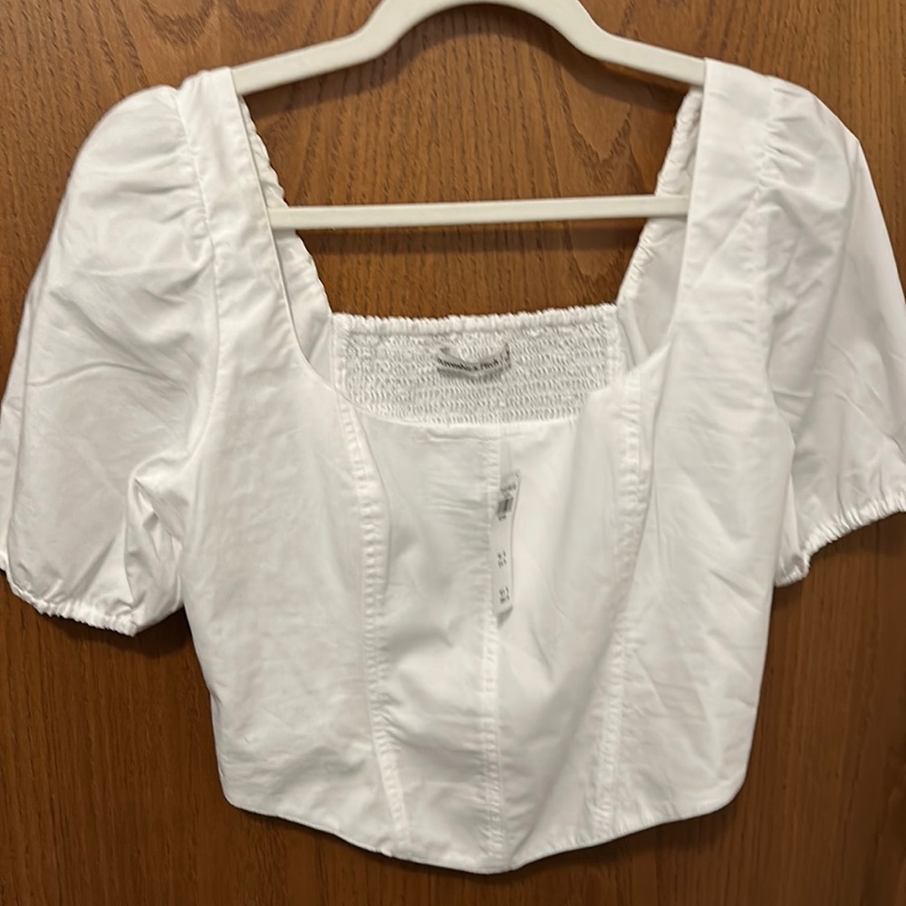 A&F cropped puff sleeve top